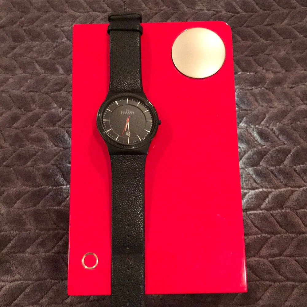 Skagen Titanium Case  - Very Thin !